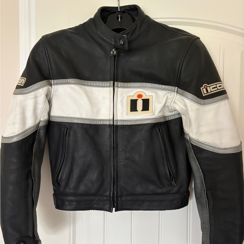 Women’s ICON Daytona Leather Motorcycle Jacket - Size Small